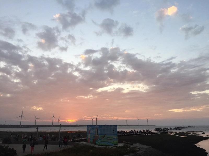 Walking on Gaomei Wetlands
