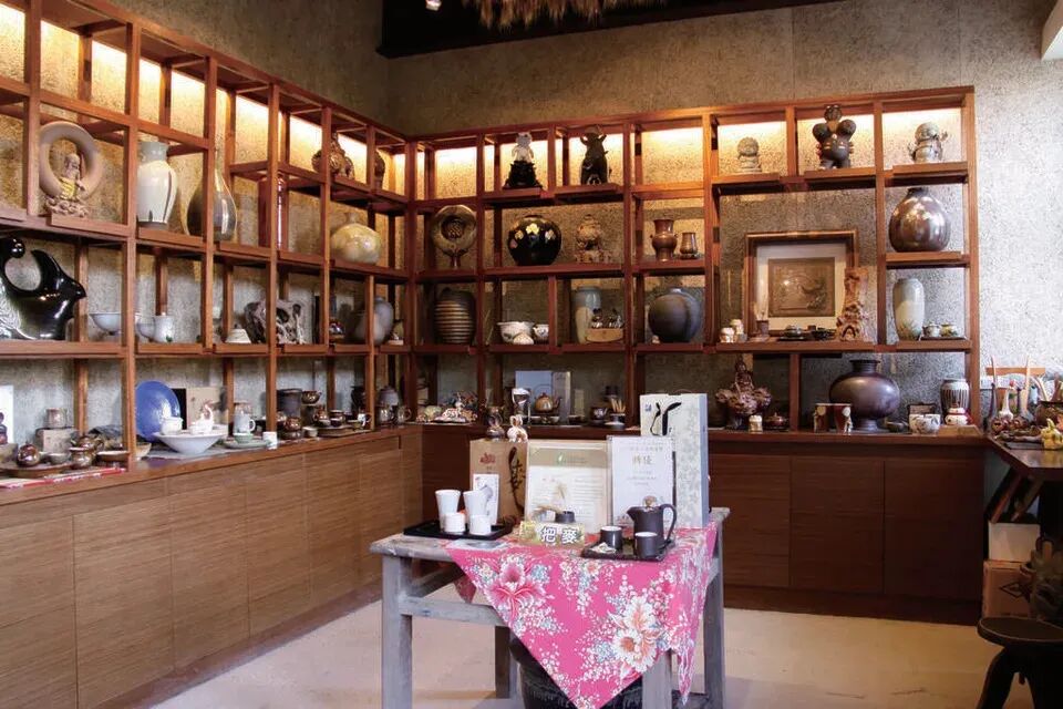 Handmade pottery at Zhao's Kiln, Taichung