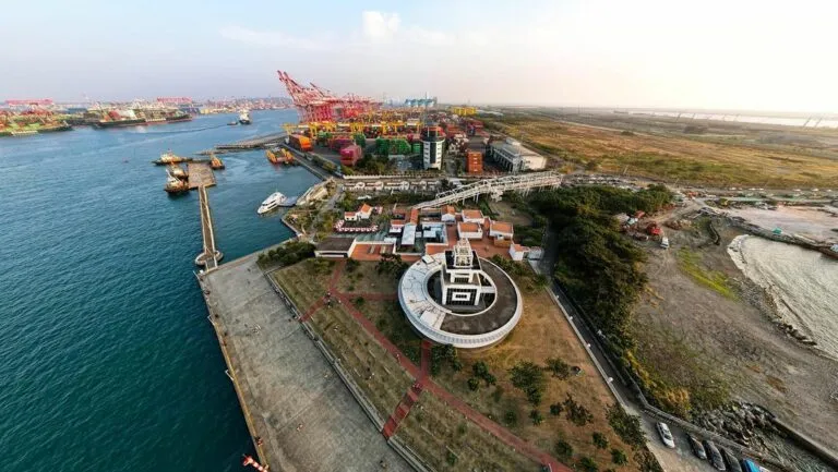 Hongmaogang Cultural Park with ocean view