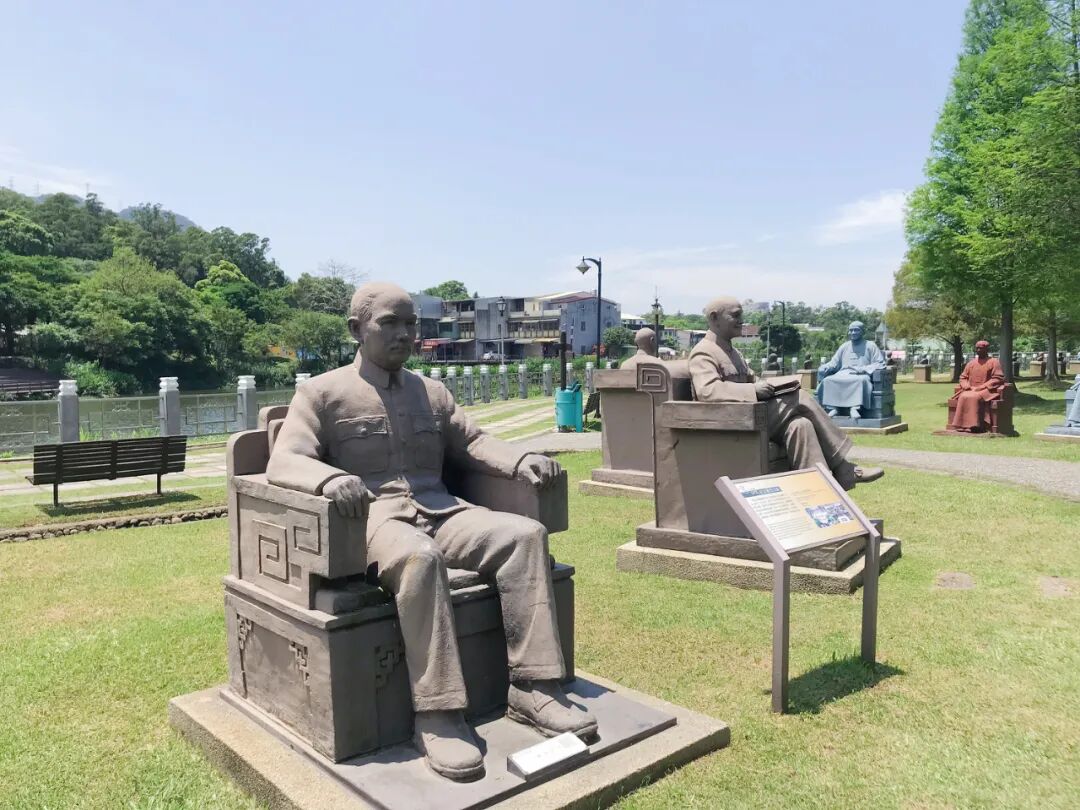 Another distinct statue of Chiang Kai-shek, possibly captured in a moment of deep thought or assertive command.