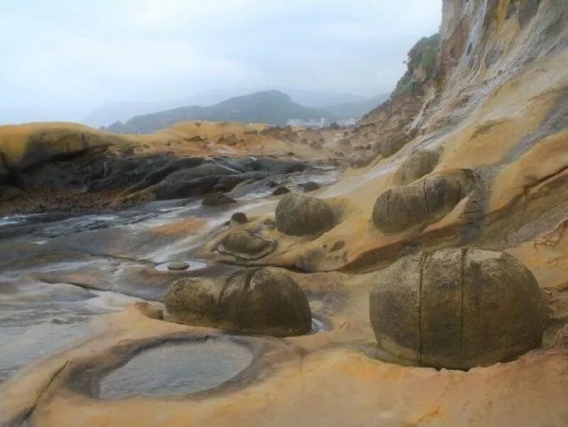 Wave-cut platform with eroded cliff