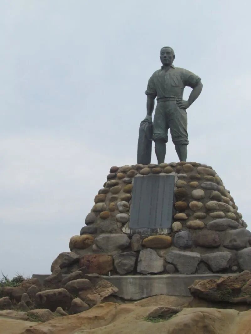 Bronze statue of hero Lin Tianzhen