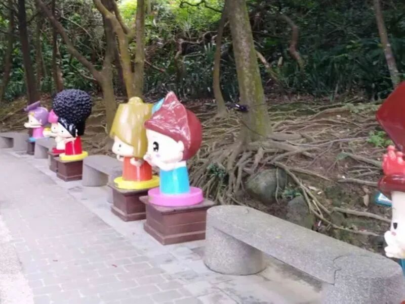 Cartoon mascots of Yehliu Geopark rocks