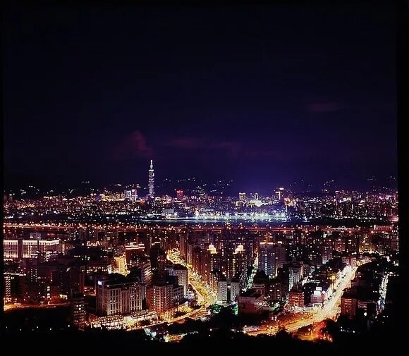 Stunning night view of Taipei from Jiannan Mountain