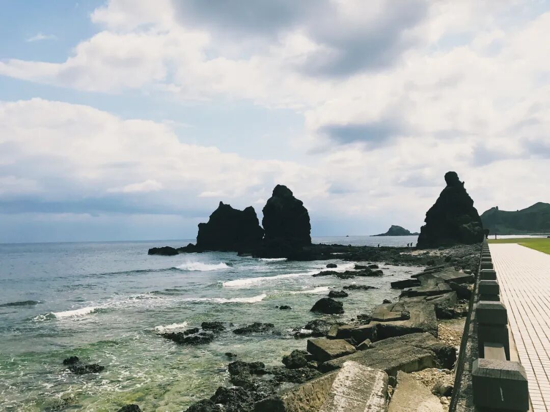 Lush greenery and ocean views from Green Island's scenic trails, offering a sense of freedom.