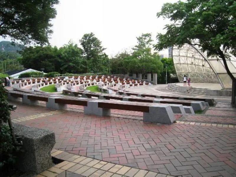 Outdoor music amphitheater