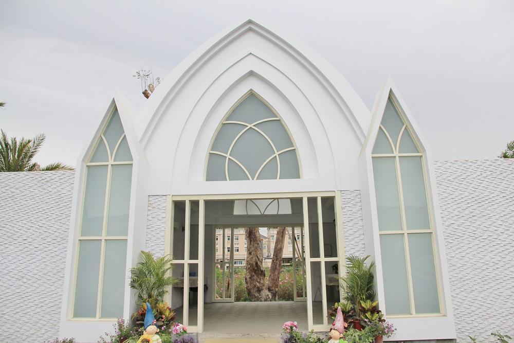 Taiwan's Liuli Wonderland flower fields and romantic settings