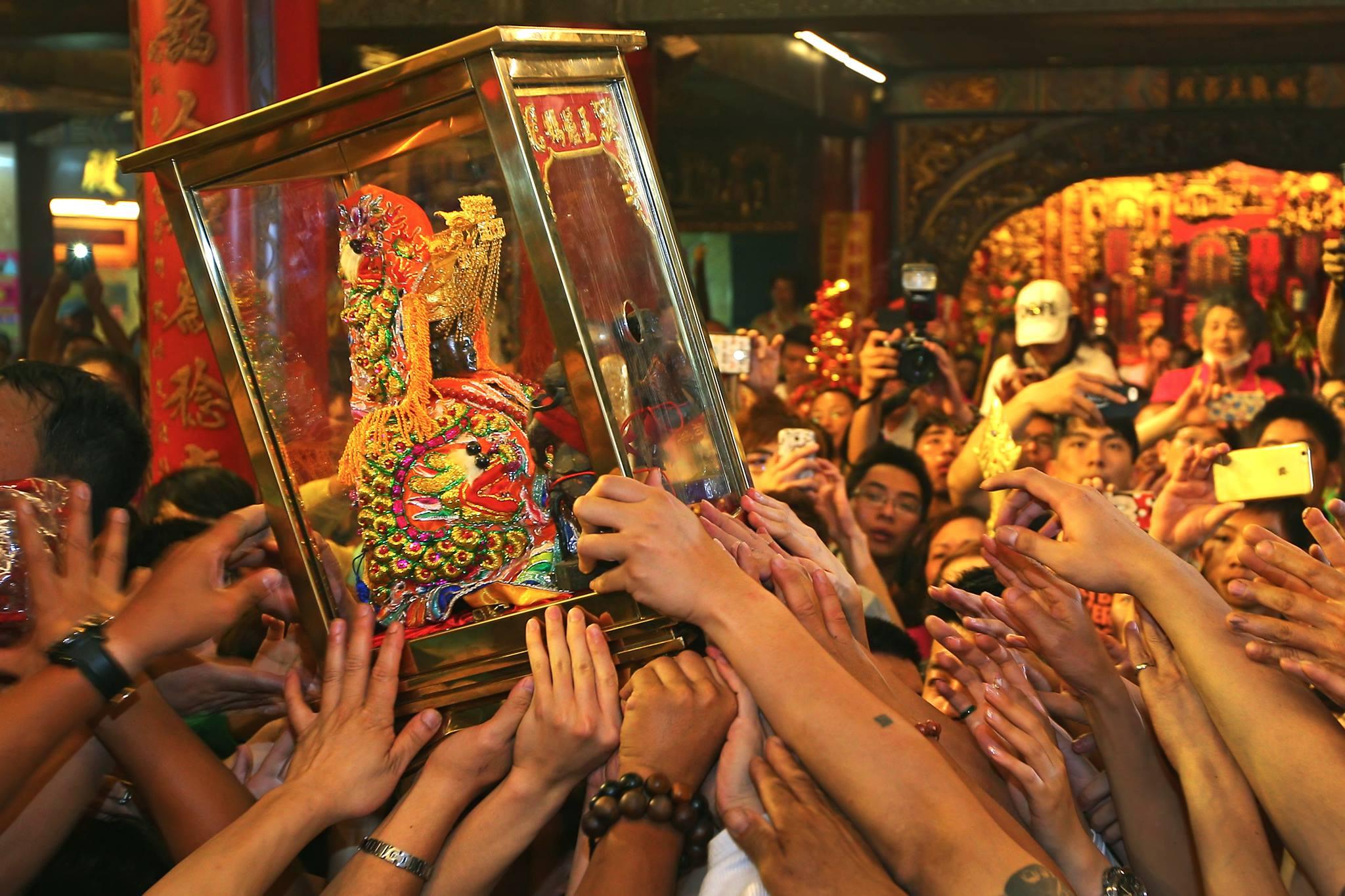 Vibrant Dajia Jenn Lann Temple in Taichung, Taiwan